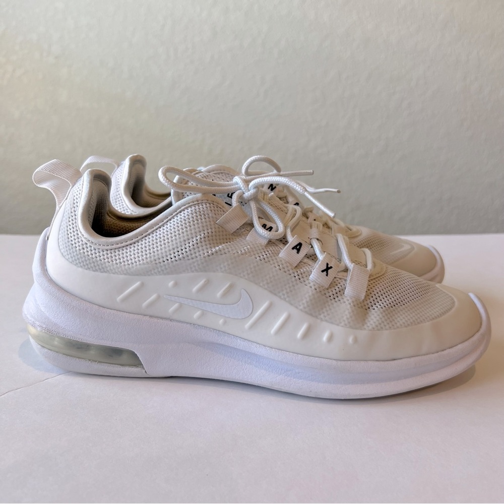 Nike Air Max Axis white running shoes sneakers